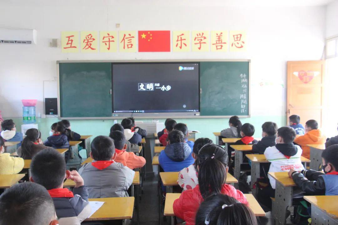 校园女生找不同4